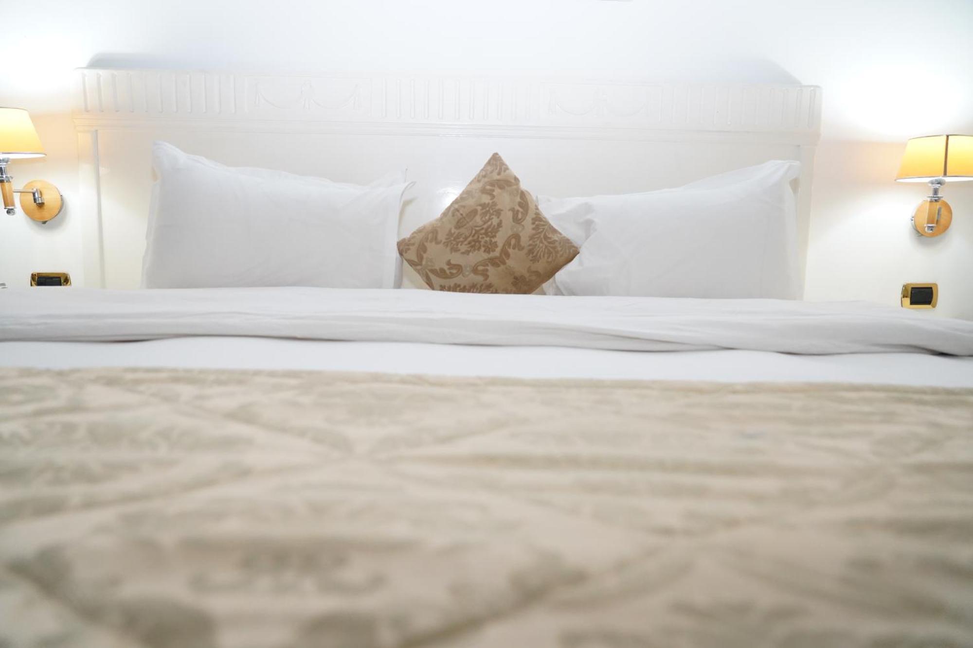 L'Amitie Hotel NʼDjamena Екстериор снимка