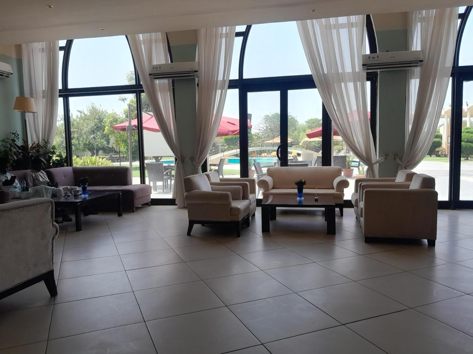 L'Amitie Hotel NʼDjamena Екстериор снимка