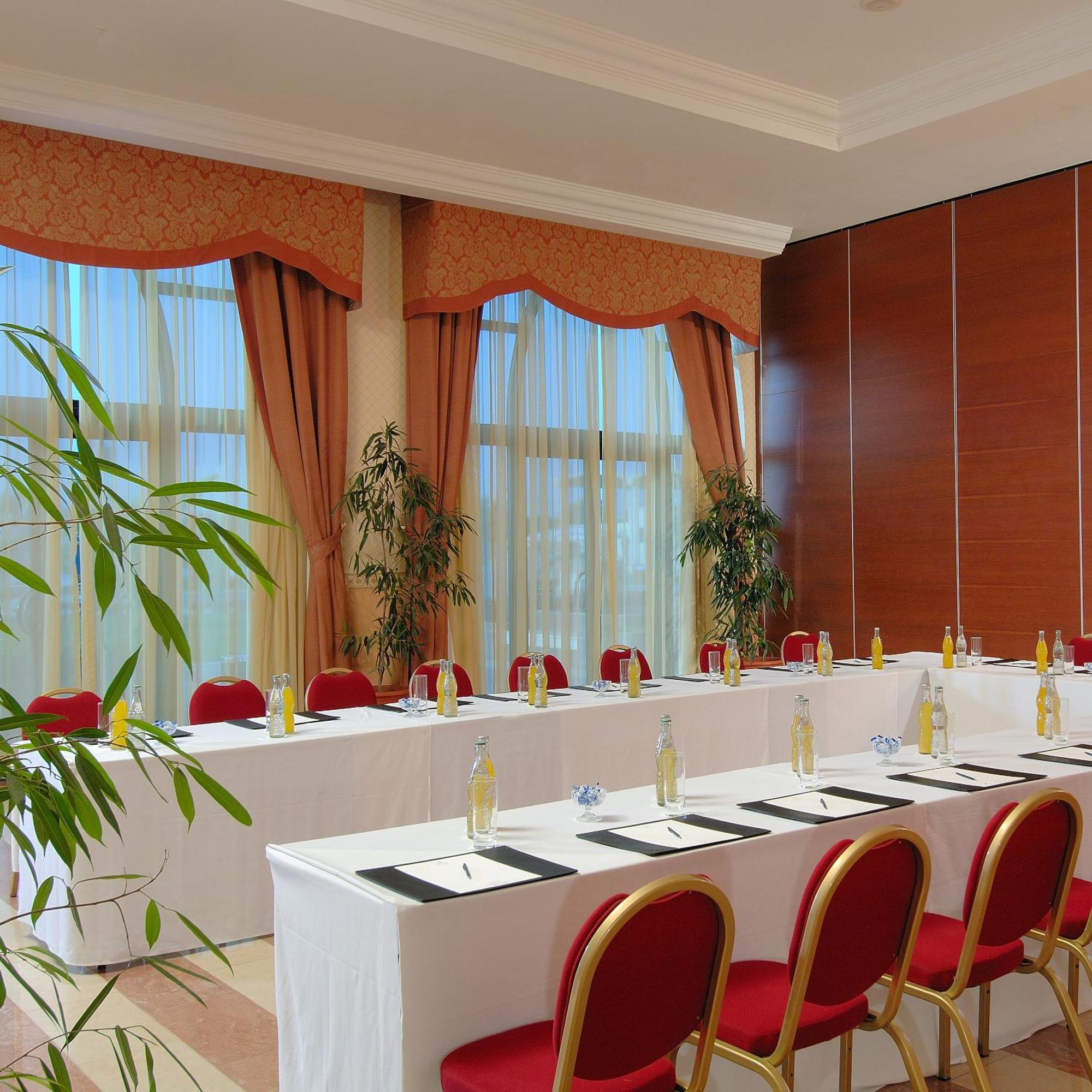 L'Amitie Hotel NʼDjamena Екстериор снимка